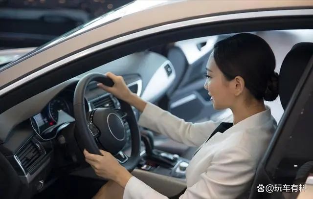 貸款買車后，為什么很多人都說后悔了？分期與全款的差距很大嗎？