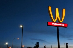 名人名言讓三八婦女節(jié)手抄報更有內(nèi)涵