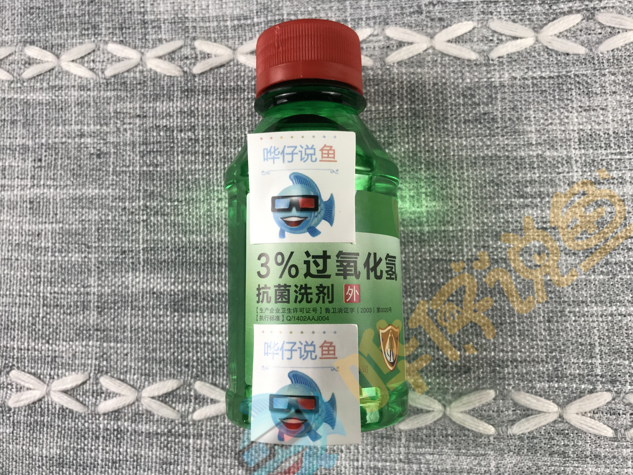 面包蟲給魚吃_面包蟲喂魚_什么觀賞魚吃面包蟲